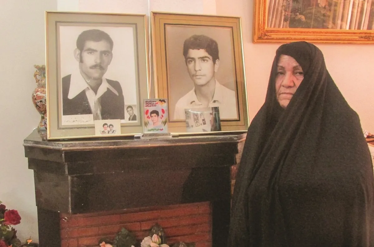 شهید ضبط بر دوش