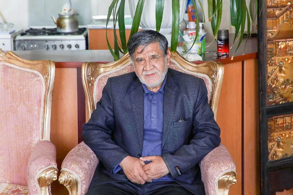 سیدکاظم موسوی، خوش‌نویس و کاتب 5نسخه قرآن 
