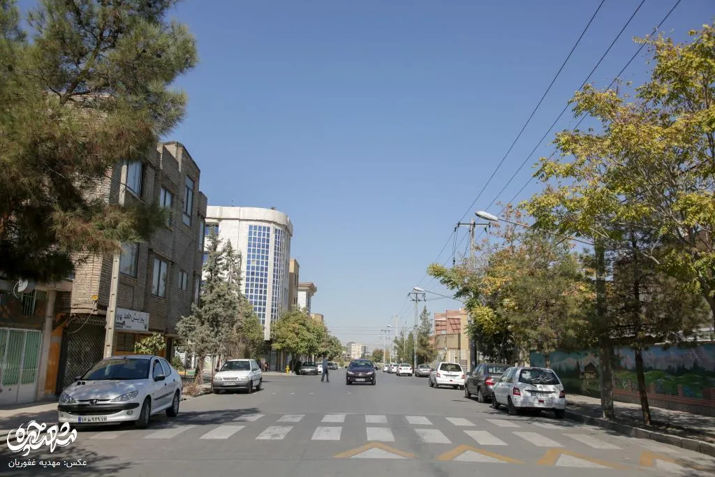 عکس بزرگ بالای صفحه