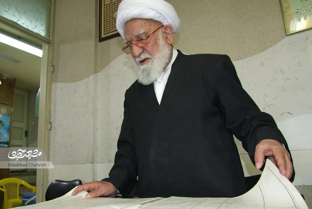 احمد حائری قدیمی‌ترین سردفتردار مشهد است