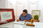 علی فریمانیان با قلم و دوات پای اعتقاداتش ایستاده است