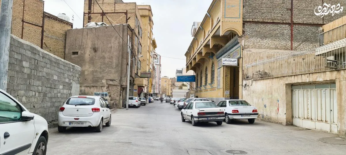 کوچه باغ عنبر
