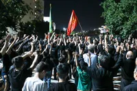 برپا شدن خیمه عزا در فروشگاهی که در حوادث دی‌ماه سوخت
