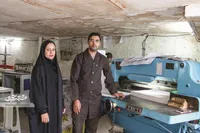 زن و شوهر کارآفرین از خیاطی به صحافی رسیدند
