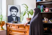 چشم به در و گوش به زنگ 