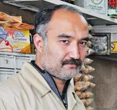 دکان &laquo;آقْ علی عطّار&raquo; را نسل چهارم خاندان اخوان ثالث اداره می&zwnj;کند