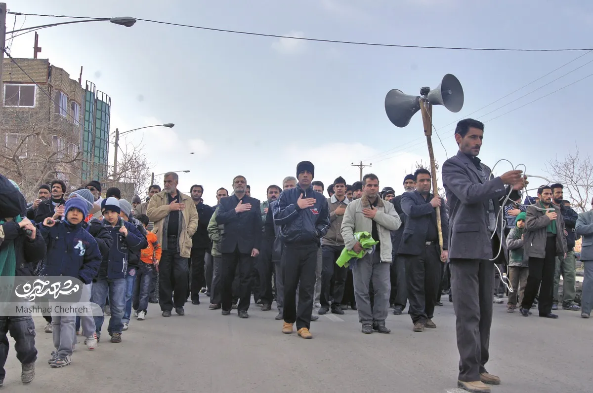 آیین عزاداری روز عاشورا در محله طرق آیین عزاداری روز عاشورا در محله طرق