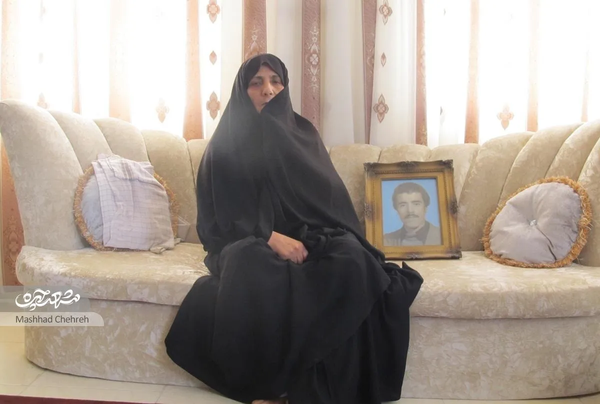 جای خالی نام شهید حسنی روی تابلو آیت‌الله شیرازی یک