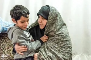 هما خانم؛ مادر کودک کم‌‎شنوا و مادرخوانده کودک ناشنوا