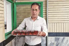 پذیرایی با نان و خرما در مسجد بازار سرشور