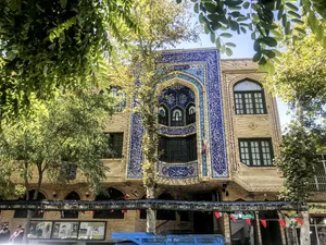 مسجد امام‌سجاد(ع) بیش از نیم قرن سابقه دارد