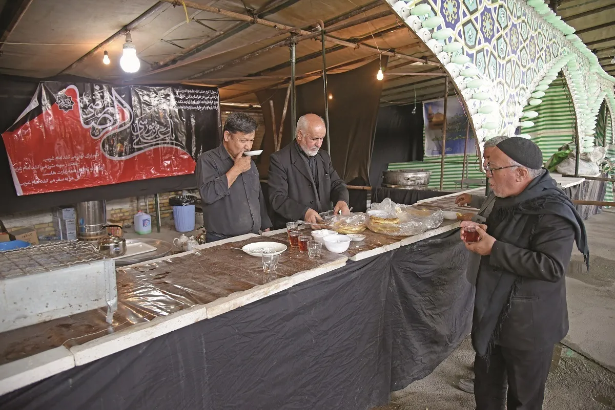 ۳۰ سال خدمت به زائران در موکب امام‌رضا (ع)