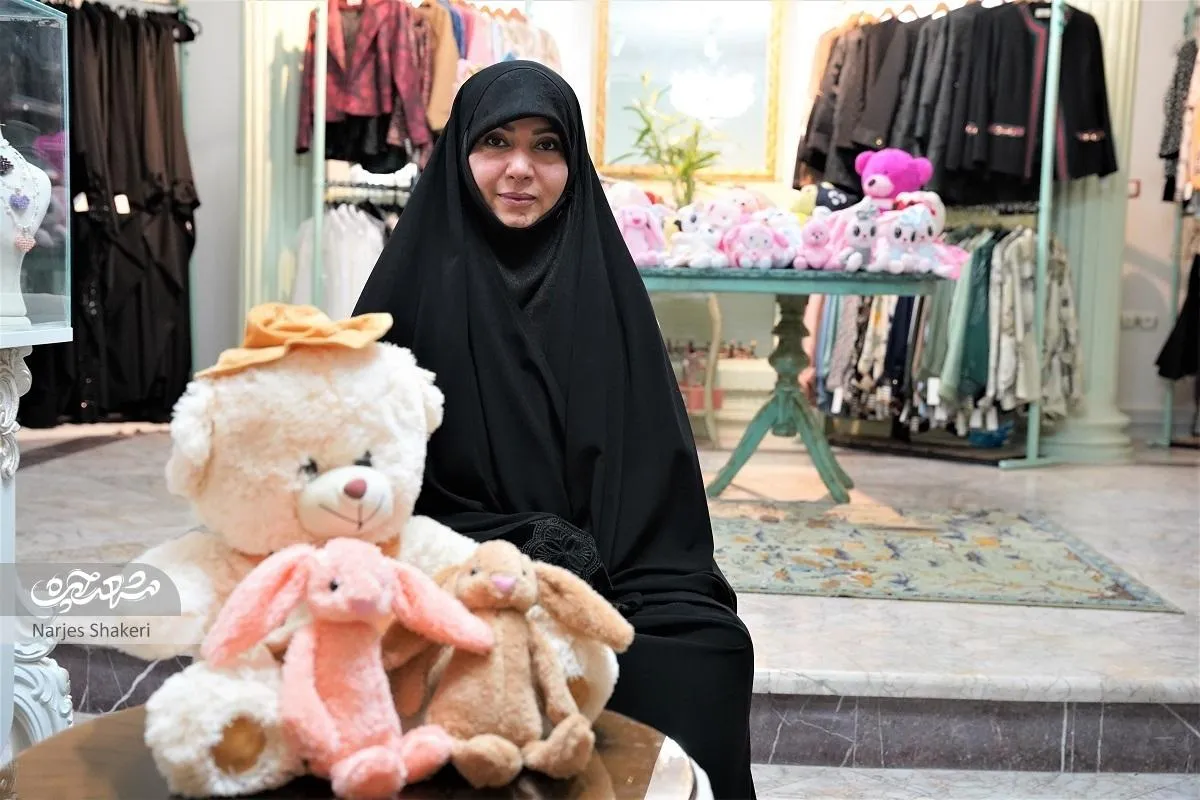 خانم‌های مشهدی با جمع‌آوری عروسک دل بچه‌های جنگ را شاد می‌کنند