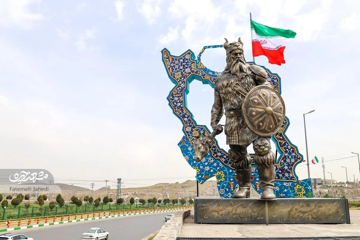 رستم المان وطن، بین دو جنگ متولد شد
