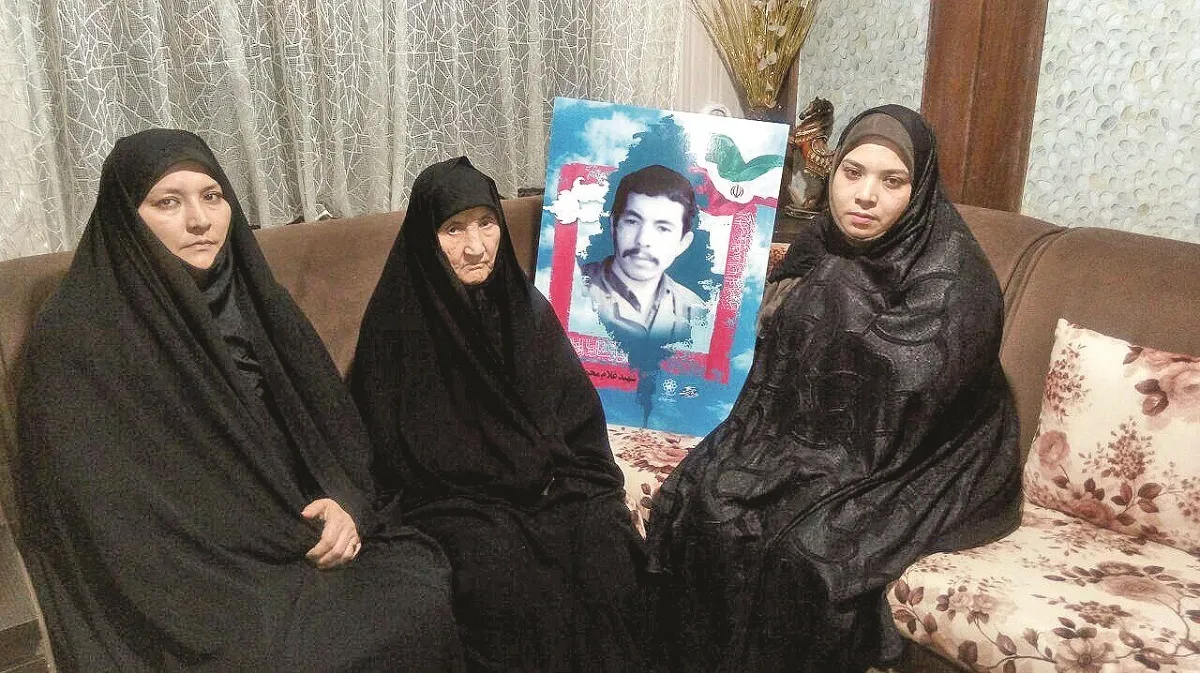 شهید چترباز در میان زمین و آسمان، جان داد