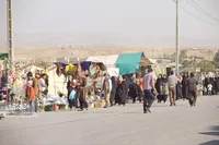 از شیرمرغ تا جان آدمیزاد در دوشنبه‌بازار محله مهرگان پیدا می‌شود