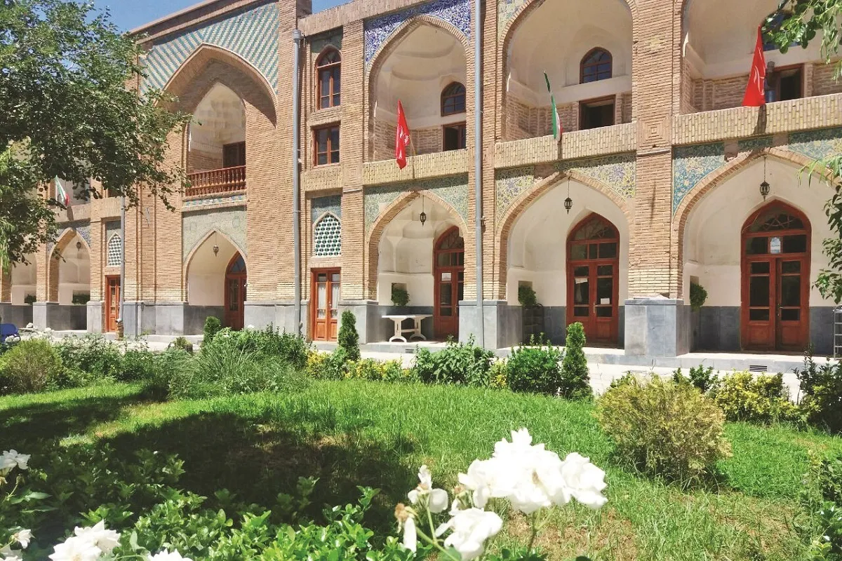 مدرسه عباسقلی‌خان؛ ماندگارترین میراث بیگلربیگی خراسان
