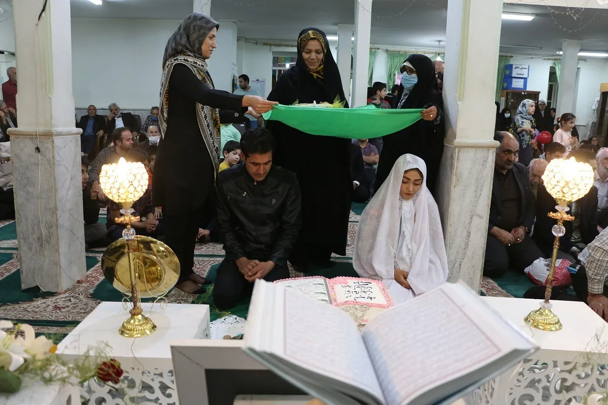 ازدواج آسان هفده زوج‌ محله گلدیس در مسجد ولی عصر(عج)