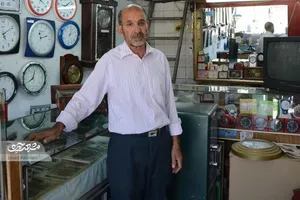 ۴ دهه ساعت‌سازی اوستا رضا؛ دقیق و منظم