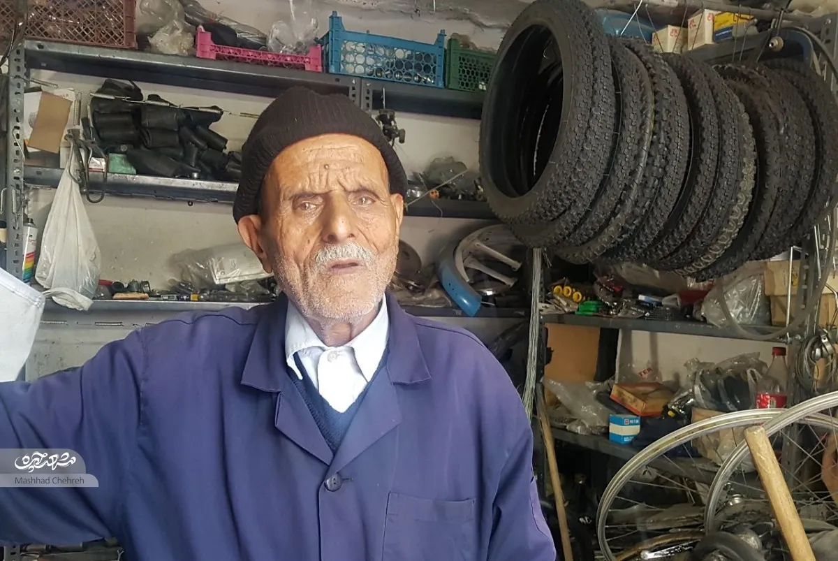 گفتوگو با کسبه و قدیمیهای خیابان خاکی از گذشته تا به امروز گفتوگو با کسبه و قدیمیهای خیابان خاکی از گذشته تا به امروز