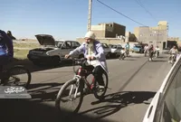 پیرمرد دوچرخه‌سوار محله مهدی‌آباد