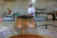 حاجی‌ذاکر خبره پخت شُله مشهدی است