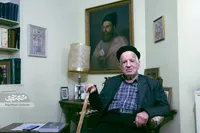 آثار دکتر مهدی محقق، منبع دست اول مراکز علمی ایران است