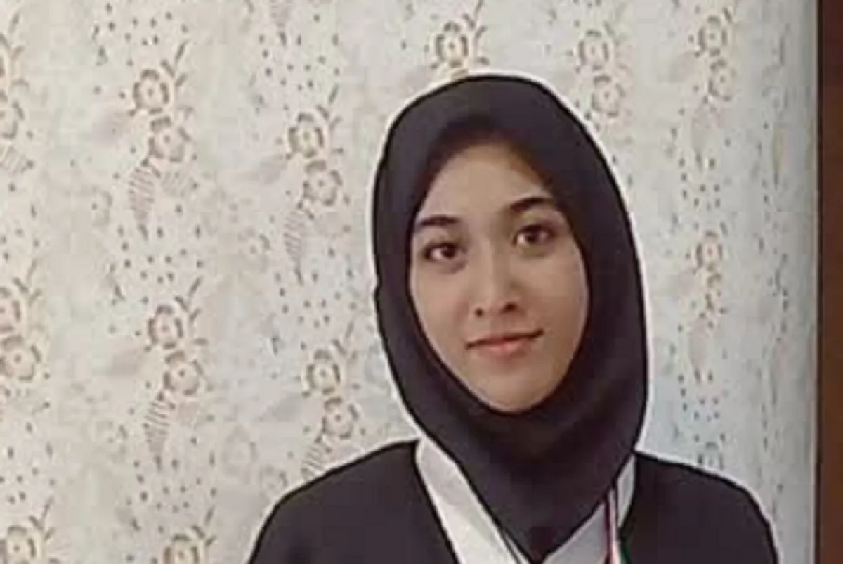 دفاع شخصی دختر محله تلگرد با شمشیر