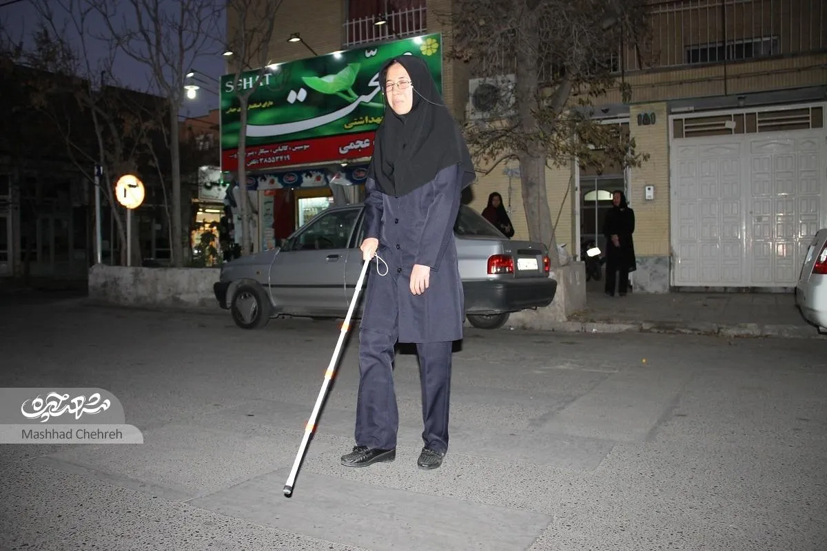 چشم‌هایم نوک انگشتانم است