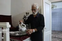 نیم‌قرن چای‌ریزی حاج حسین در مجالس مذهبی