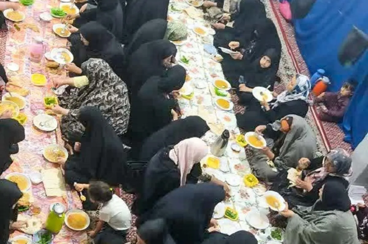 سفره بی‌ریای ابوالفضلی‌ها به وقت افطار