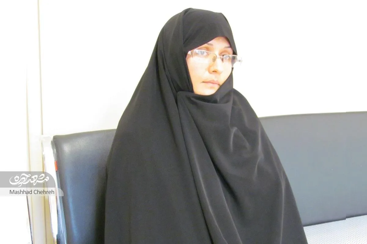 شاعر محله مطهری، از انتظار می‌سراید