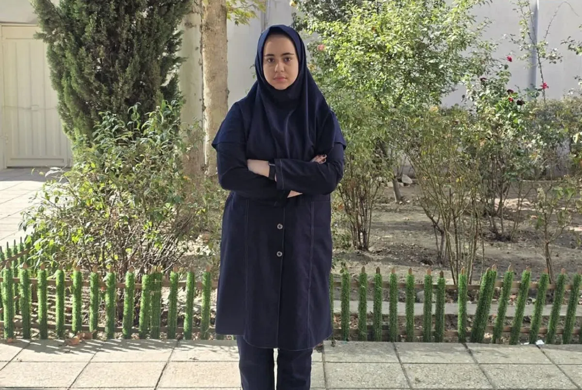 آسنا نقابی
