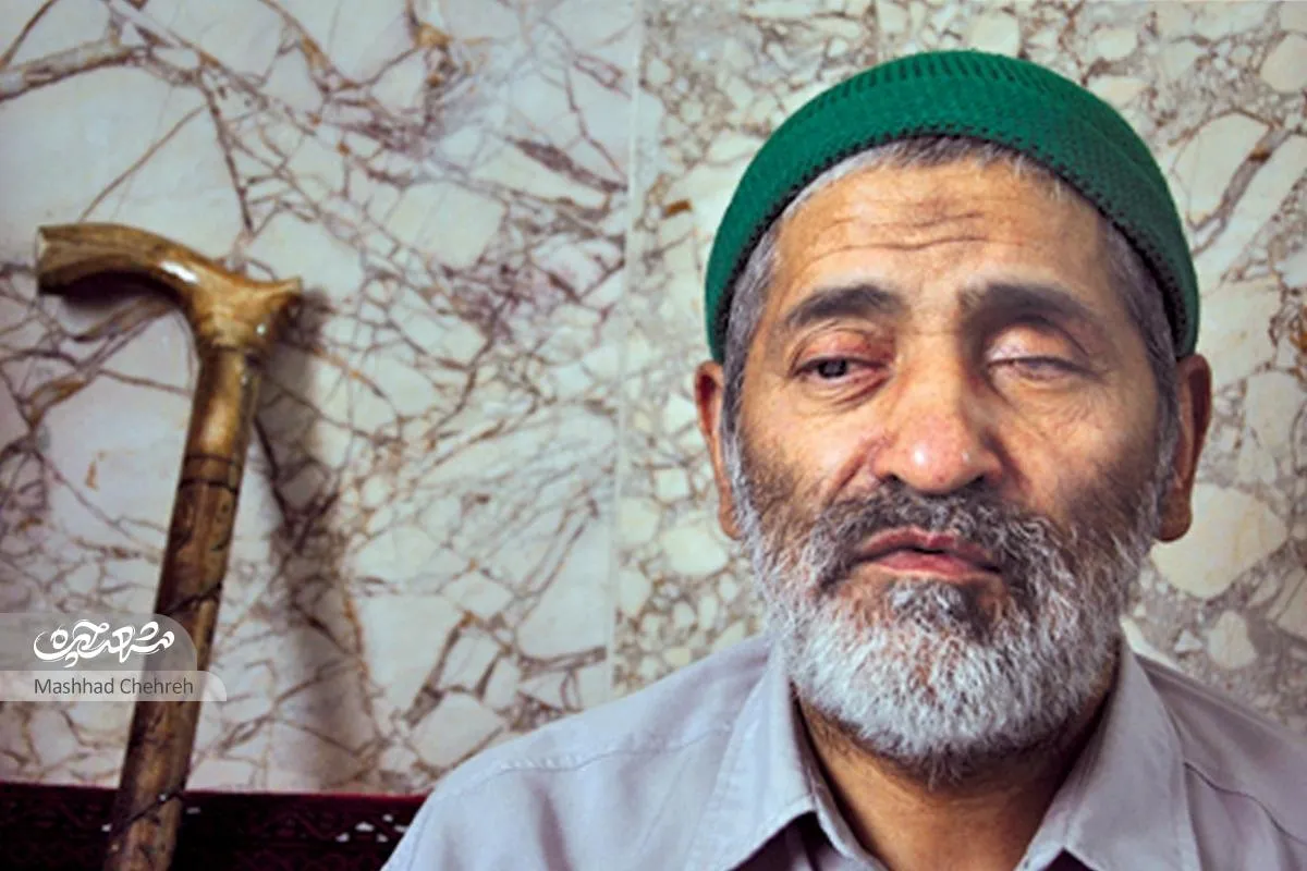 چشم‌هایم را در رزمایش بسیج از دست دادم اما با نور قرآن می‌بینم