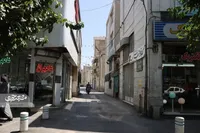 رد پای خواجه روشنایی در کوچه‌ آخوند خراسانی