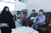 خانواده هاشمی کتاب تعلیمات اجتماعی را زندگی می&zwnj;کنند