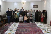 زندگی عمودی خانواده ۴۵&zwnj; نفره محسنی در آپارتمان ۵ طبقه