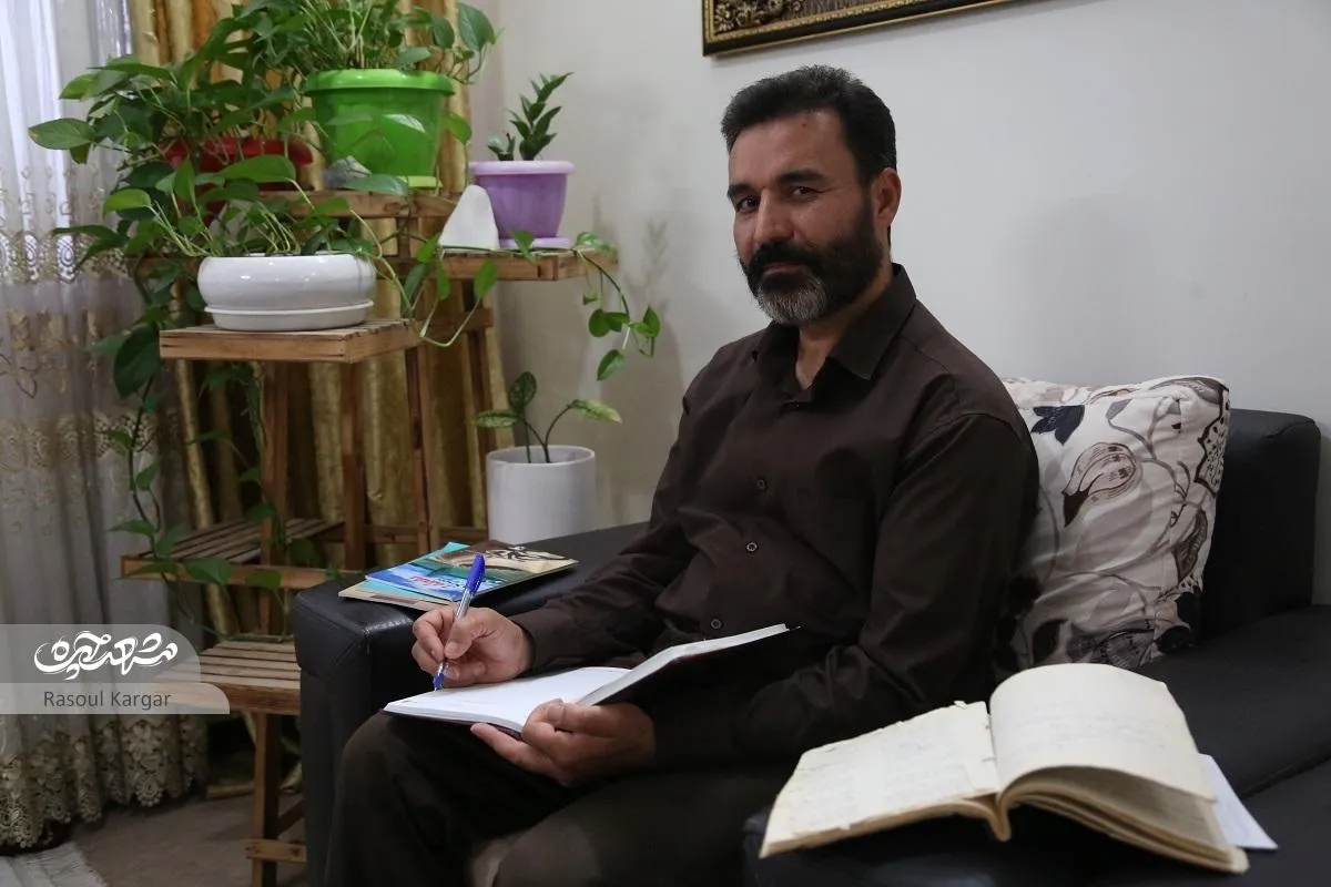وقت کتاب نوشتن، انگار شهدا رفقای صمیمی‌ام بودند