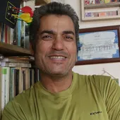 زندگی آقای خوشدل با کوه و کتاب پیوند خورده است