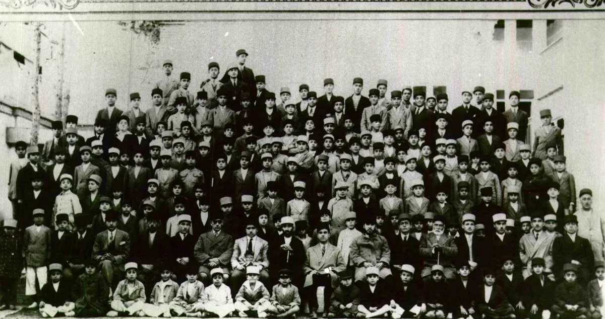 نخستین آموزگاران مدرسه‌ساز مشهد چه کسانی بودند؟