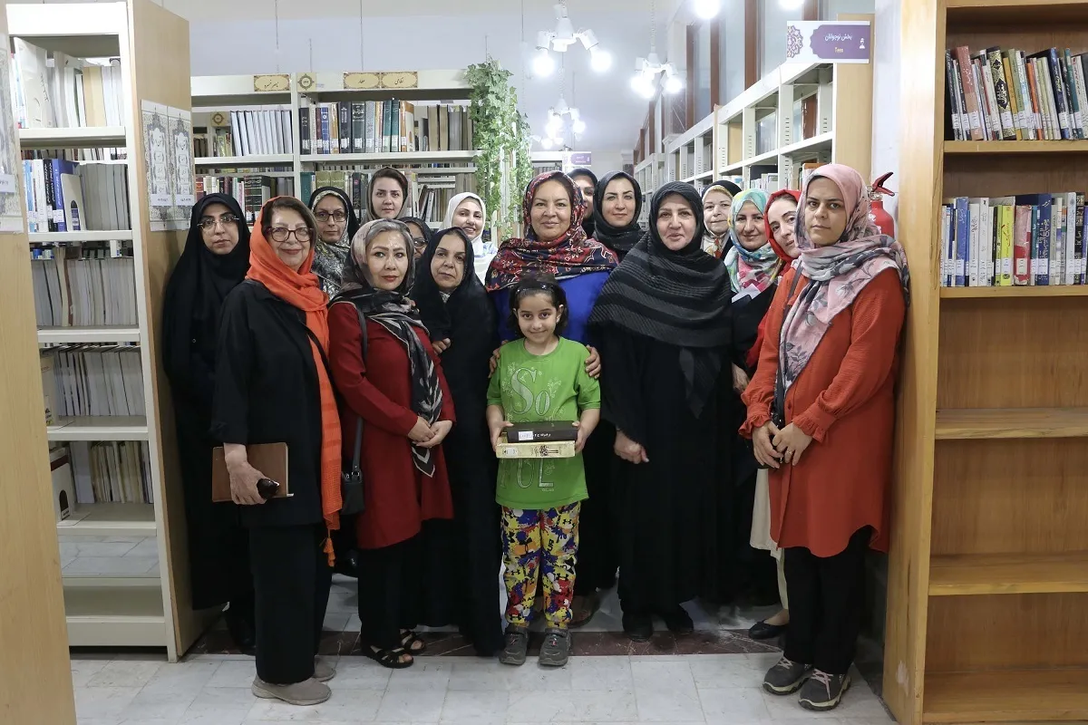 یکشنبه‌های کتاب‌خوانی در بوستان ملت