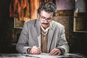 img-profile-author