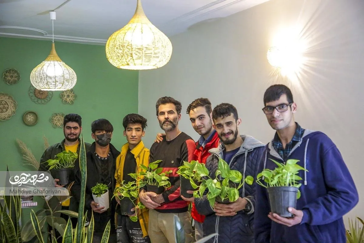بازارچه دائمی گل‌وگیاه، کلبه امید توان‌یابان است