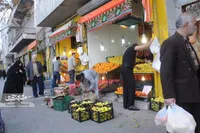 بازار میوه خیابان هاشمی‌نژاد از همه جای شهر مشتری دارد