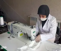 بانوان کارآفرین محله خاتم الانبیا(ص) برای مردم و بیمارستان‌ها ماسک دوختند