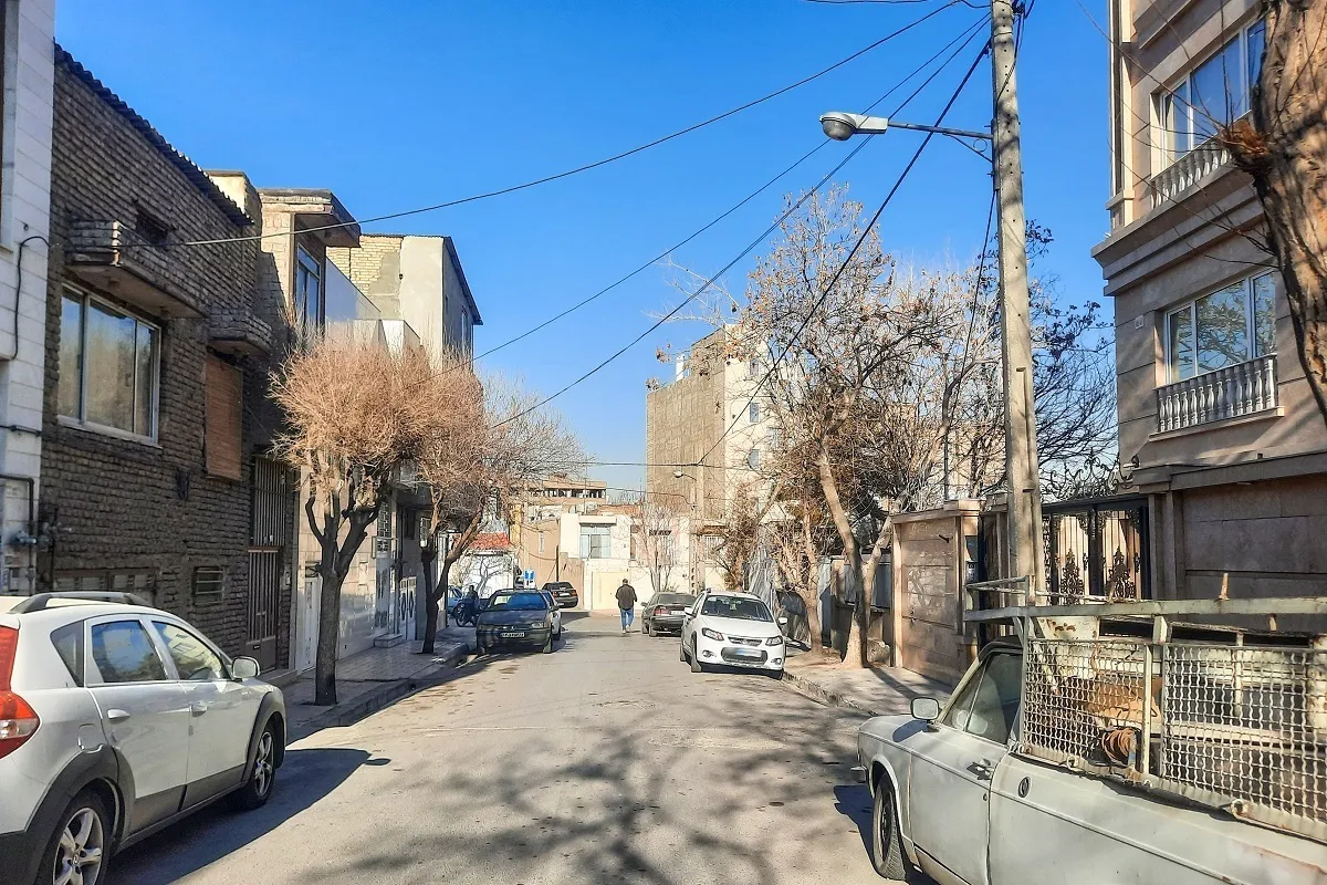 کوچه مدرسه در کوی‌پلیس