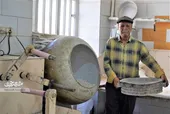مسعود بحرودی با آبنبات&zwnj;&zwnj;هایش کوچه حمام باغ را شیرین کرد