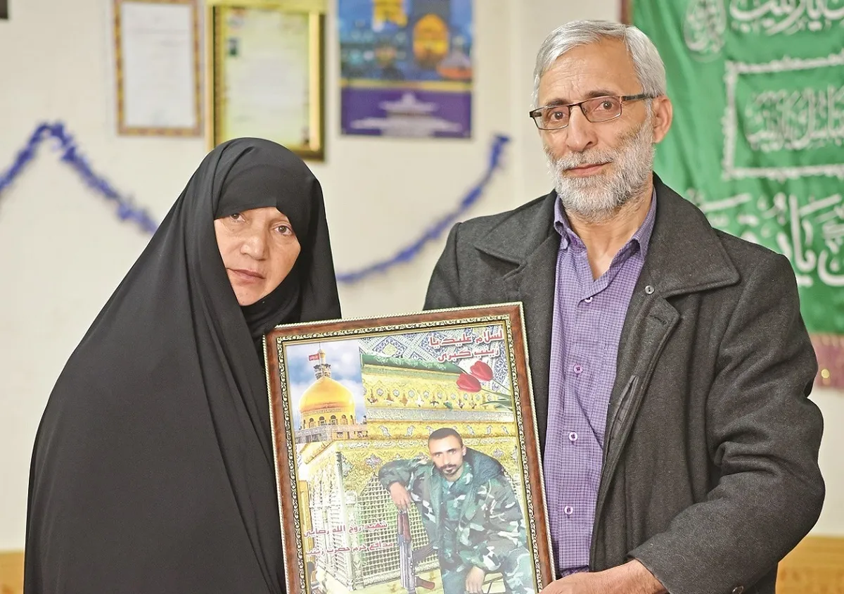 نقش کاشی‌کار افغانستانی بر آسمان حرم بی بی