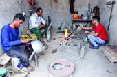نبرد چکش، آهن و آتش برای درست کردن ملاقه!