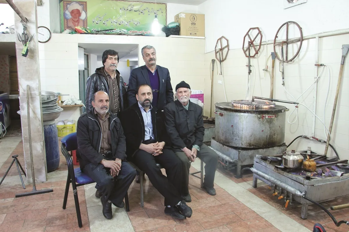 اهالی آبکوه هرماه برای دوهزار دانش‌آموز صبحانه گرم می‌پزند